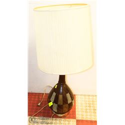 VINTAGE DECORATIVE TABLE LAMP