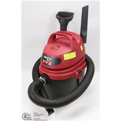 HANG ON 1.5 GALLON 1.5 HP SHOP VAC