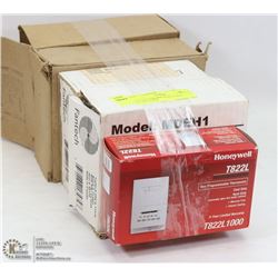 LOT OF 5 THERMOSTATS AND HUMIDISTATS