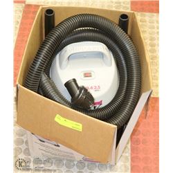 2.5 GALLON SHOP VAC WITH HOSE