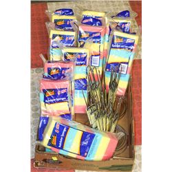 FLAT OF SPONGES AND PAPER TOWEL HOLDERS