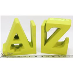 A-Z GREEN BOOKENDS