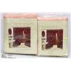 Image 1 : LOT OF TWO SHOWER CURTAINS