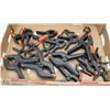 Image 1 : FLAT OF ASSORTED SIZED CLAMPS