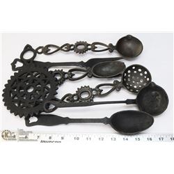 VINTAGE CAST IRON WALL DÉCOR