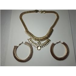 13 - GOLD TONE CHAIN & CRYSTAL