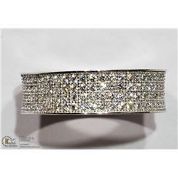 32) ETERNITY STYLE CUBIC ZIRCONIA BAND