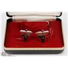 Image 1 : SET OF VINTAGE MONT GABRIEL CLUB CUFFLINKS AND TIE