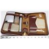 Image 1 : VINTAGE MENS TRAVEL GROOMING SET IN GENUINE