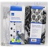 Image 1 : LOT OF 2 SHOWER CURTAINS