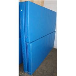 LARGE FOLDING PROFESSIONAL GYM MAT (7'6" X12' X5")