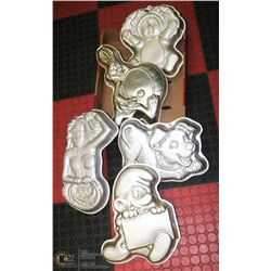 BOX W/5 CAKE PAN MOLDS INCL. WONDER