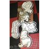 Image 1 : BOX W/5 CAKE PAN MOLDS INCL. WONDER