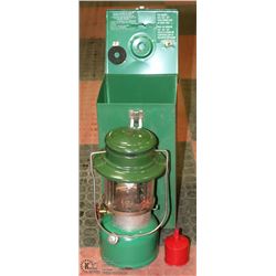 COLEMAN LANTERN IN GREEN METAL CASE