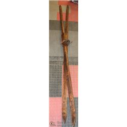 ANTIQUE WOODEN LONG SKIIS