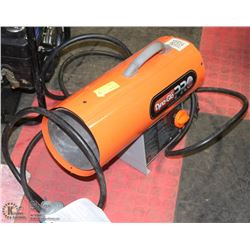 DYNAGLO PRO 4000BTU PROPANE HEATER. TOOLS