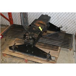 TRIPLE H FIFTH WHEEL HITCH WITH RAILS AND TAILGATE