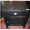 Image 1 : BLACK NIGHT STAND