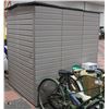 Image 3 : RUBBERMAID STORAGE BUILDING 6' X 4.5' X 6 FEET H