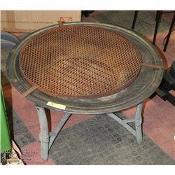 FIRE PIT W/LID. SEASONAL