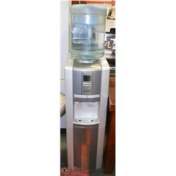 SYLVANIA STAND UP WATER COOLER /HEATER & JUG