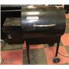 Image 3 : TRAEGER SMITH AND WESSON WOOD PALLET BARBECUE
