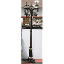 7' INDOOR/OUTDOOR 3 LIGHT STAND