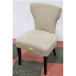 ACCENT  CHAIR