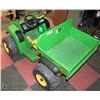Image 2 : CHILDS JOHN DEERE ELECTRIC GATOR. WITH CHARGER