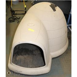 LARGE IGLOO DOG HOUSE