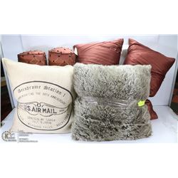 BUNDLE OF 6 ASSORTED PILLOWS.