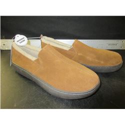 New Mens Mossimo Genuine Suede non marking sole / size 12