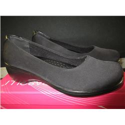 New Women's Rasolli black size 7