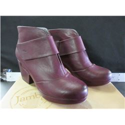 New Women's JBU Boots / Burgundy size 8.5