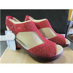 New Women's JBU shoes / Burgundy size 7.5