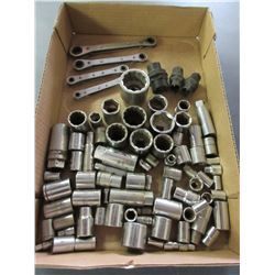 Flat full of Assorted sockets / ratchet wrenches