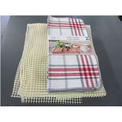 8 New Waffle Dishcloths & 2 non skid Bathroom rug underlay