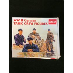 ACADEMY WW II GERMAN TANK CREW FIGURES 1:35 SCALE