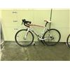 Image 1 : WHITE SUNDEAL R9  18 SPEED ROAD BIKE