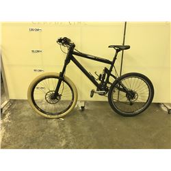 BLACK NO NAME FULL SUSPENSION FULL DISC BRAKE 18 SPEED MOUNTAIN BIKE