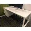 Image 2 : STEELCASE TURNSTONE 4 PERSON WHITE / GREEN OFFICE CUBICLE WITH GLASS PANEL DIVIDERS,