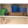 Image 1 : CONTENTS OF CLOSET
