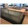 Image 1 : STEELCASE TURNSTONE 8' X 9' GALLERY RECEPTION STATION