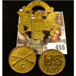 (3) pieces brass US Army / military insignia - hat badge and coat buttons.