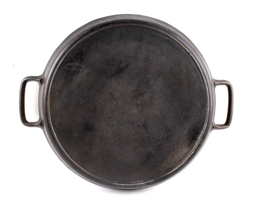 Large Griswold Cast Iron "Hotel" Skillet
