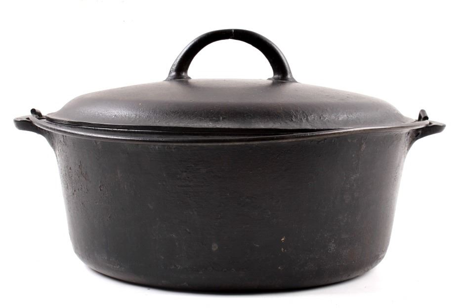 Early "Slant Erie" Griswold No. 9 Dutch Oven