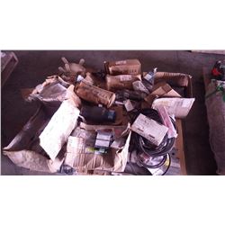 PALLET OF MISC VOLVO SEAL, 4 CYRUS SAFETY RELIEF VALVE TYPE 901D 1 1/4"