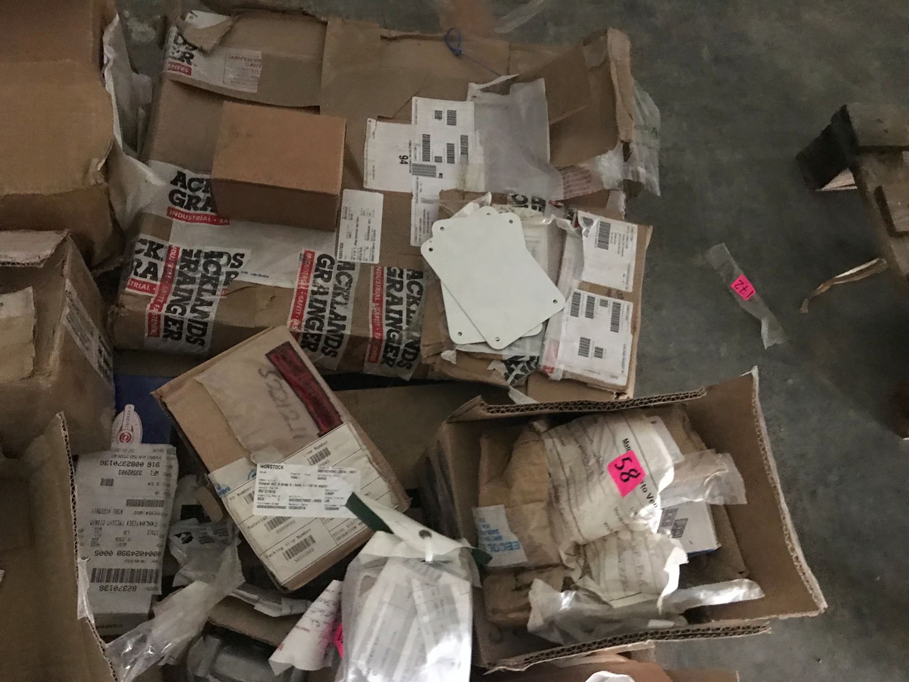 PALLET WITH TYCO THERMAL CONTROLS, NUTS, BOLTS, ELECTRICAL CONNECTORS