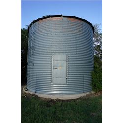 2300 BUSHEL BUTLER GRAIN BIN WITH AIR FAN ON CEMENT NO FLOOR. BINS ARE LOCATED IN RM OF MILDEN. TRAV