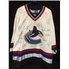 Image 1 : VANCOUVER CANUCKS ALUMNI HOCKEY JERSEY SIGNED BY 18